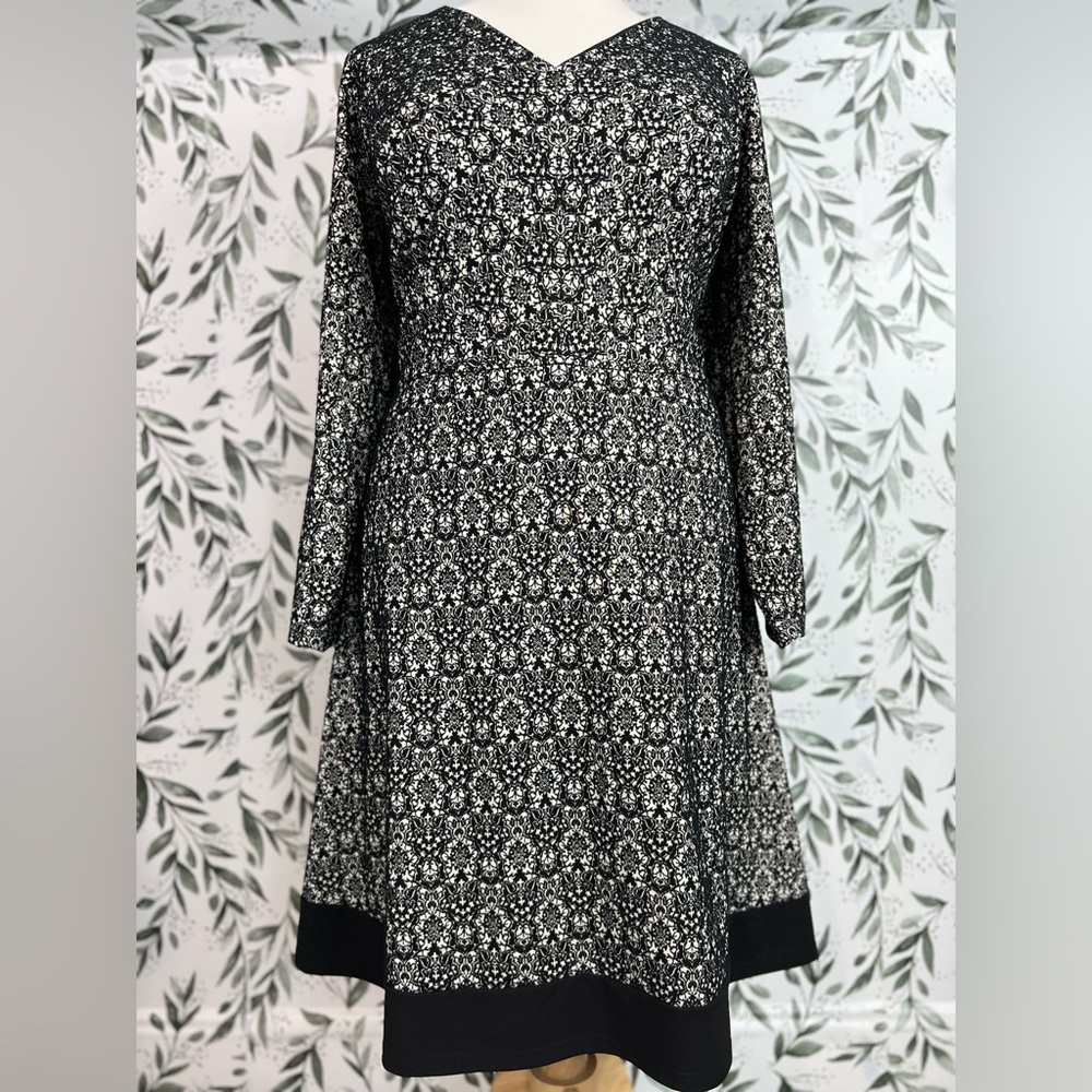 Adrianna Papell Floral Embroidery Cocktail Size 24W Midi Dress Black White B